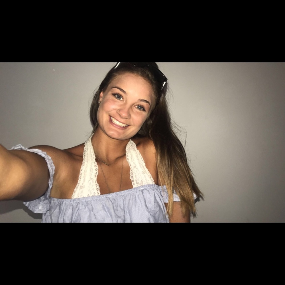 Meet your Posher, Lauren